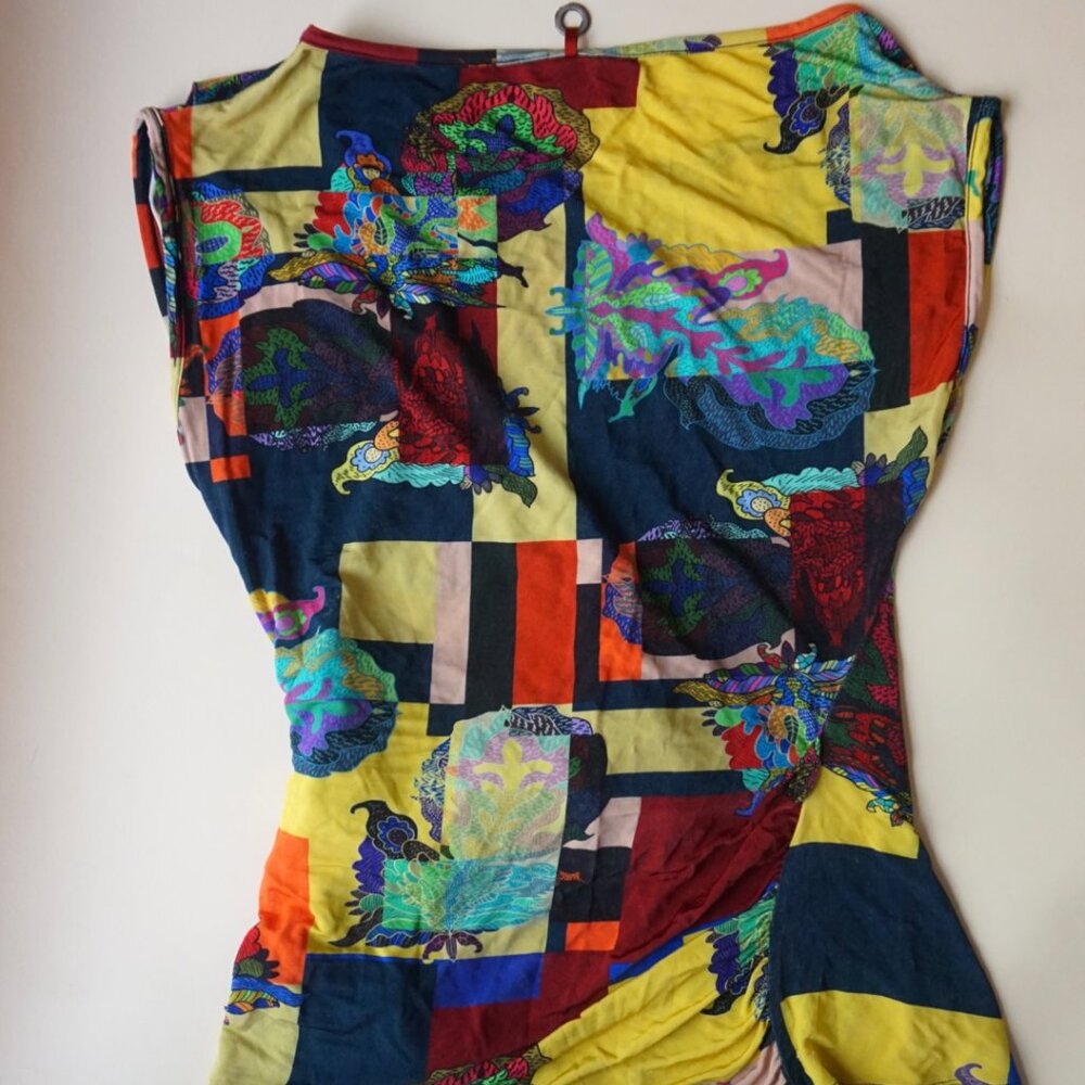 "Save The Queen" Printed Patchwork Graphic Sleeve… - image 3